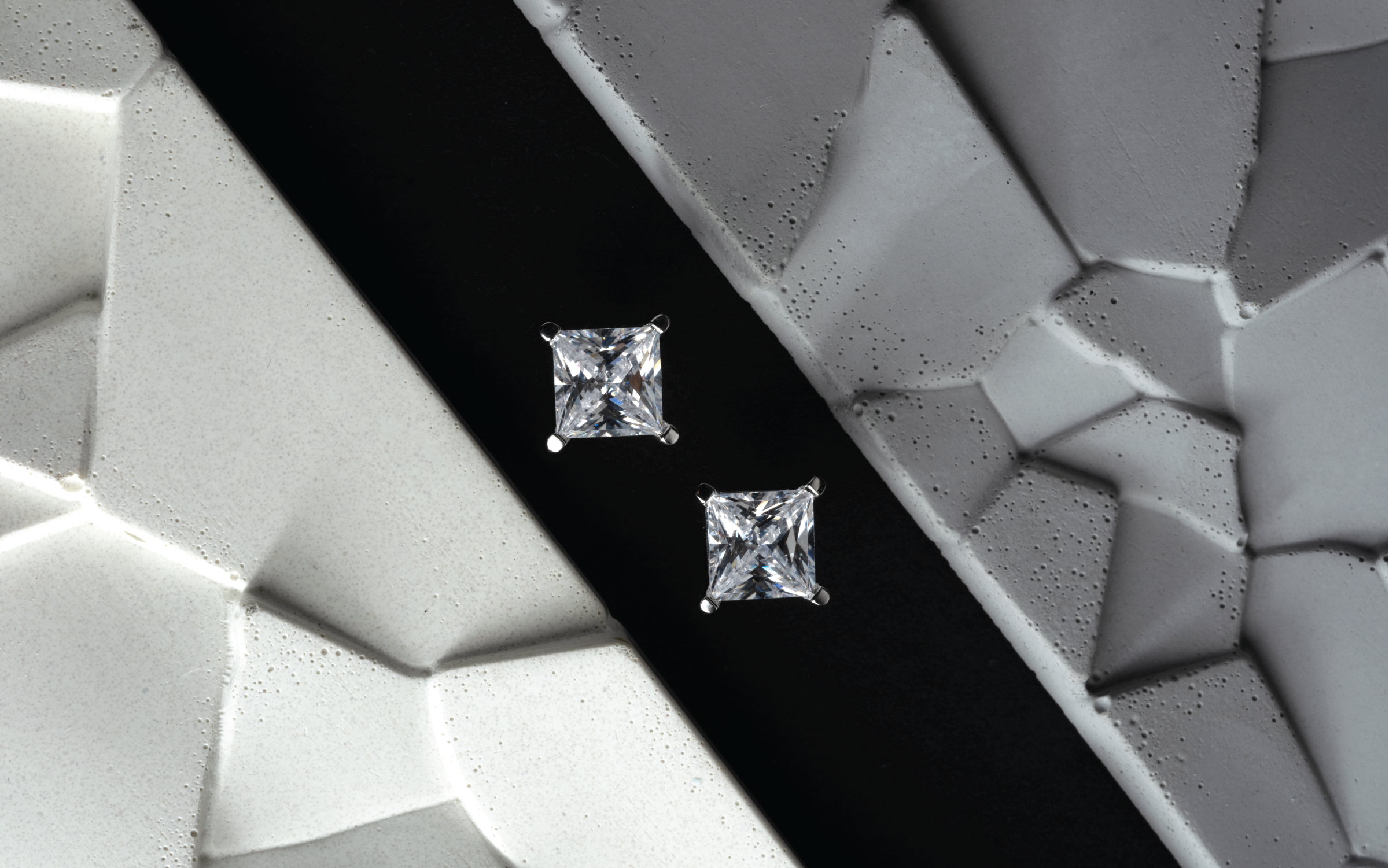 Tachuelas de diamante clásicas